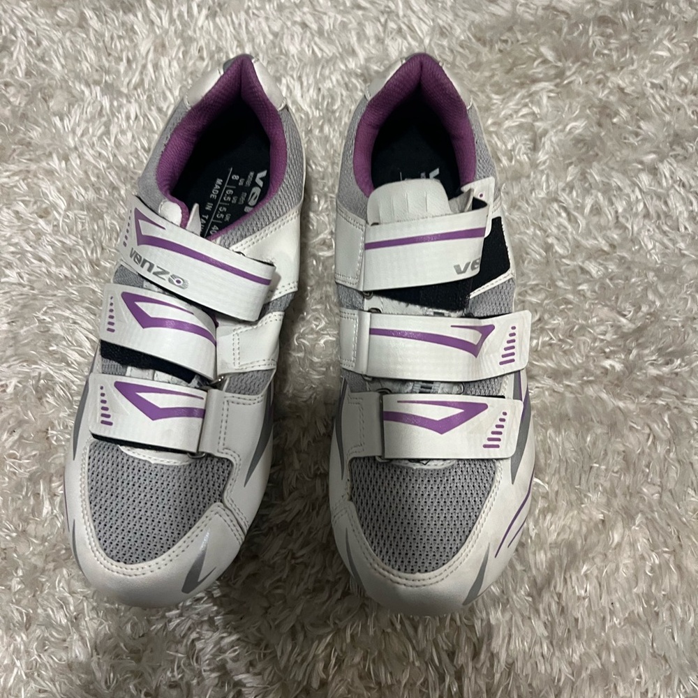 Venzo Cycling shoes. In good condition.
